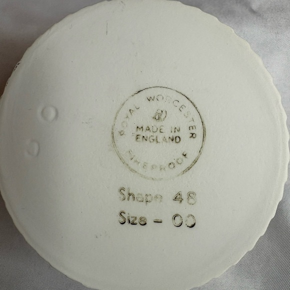 Royal Worcester ramekin. - Picture 4 of 4